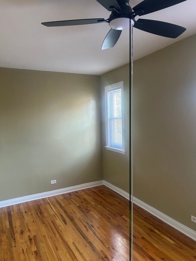 Photo - 917 N Leamington Ave Unit 2