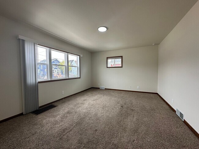 Photo - 1913 Madison St