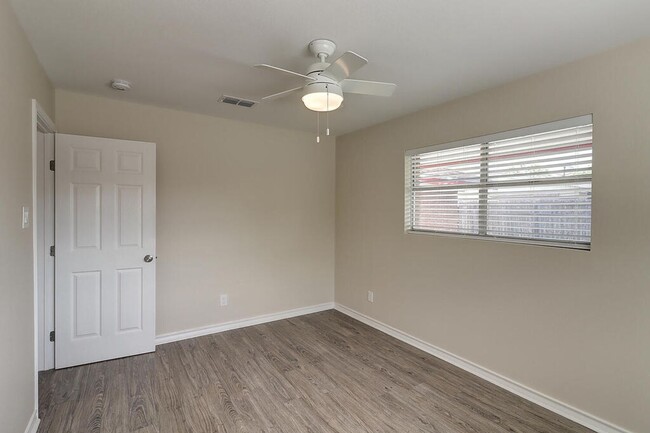 Photo - 1106 Bradshaw Dr