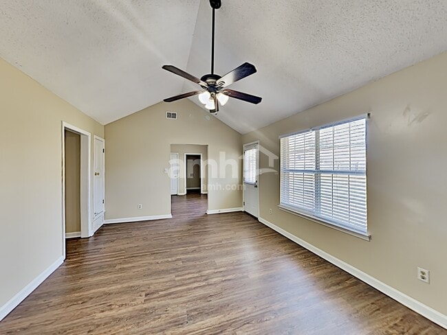 Photo - 5534 Ross Rd