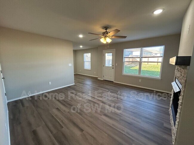 Photo - 707 E Daniels St