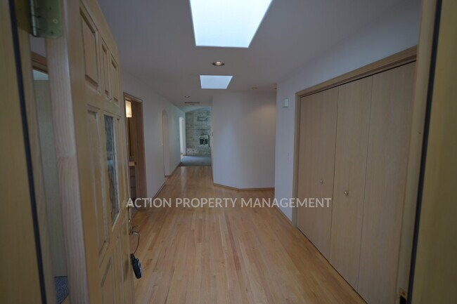 Photo - 2 bed + office, 2 bath, 2 car garage condo in Sunland