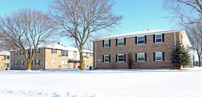 Photo - 733 - 743 Chapel View Rd