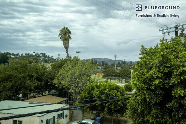 Photo - 1901 Blake Ave Unidad FL3-ID883