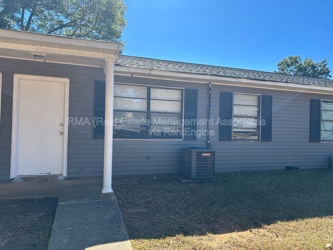 Building Photo - 210 E Chappell St