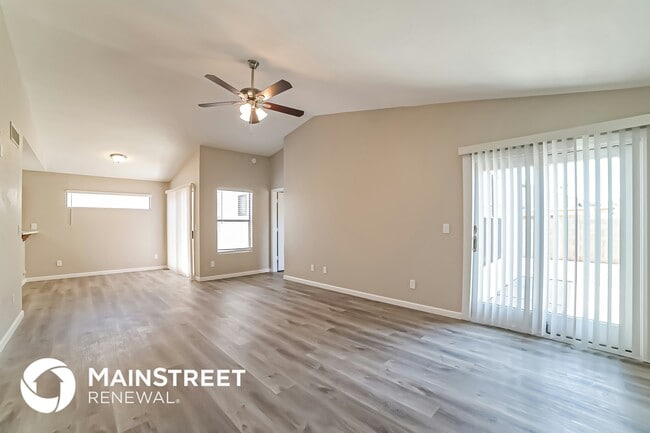 Photo - 4010 N 88th Ave