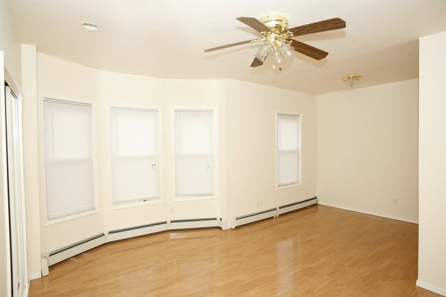 Photo - 429 18th Ave