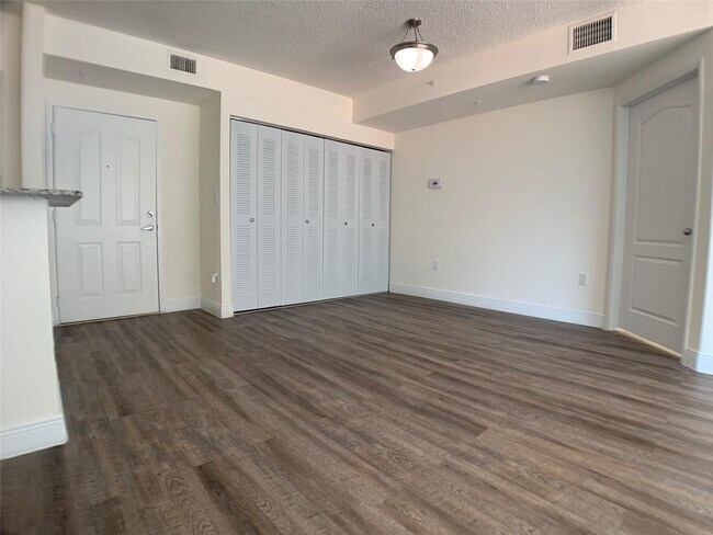 Photo - 18335 NW 68th Ave Unit 255-201