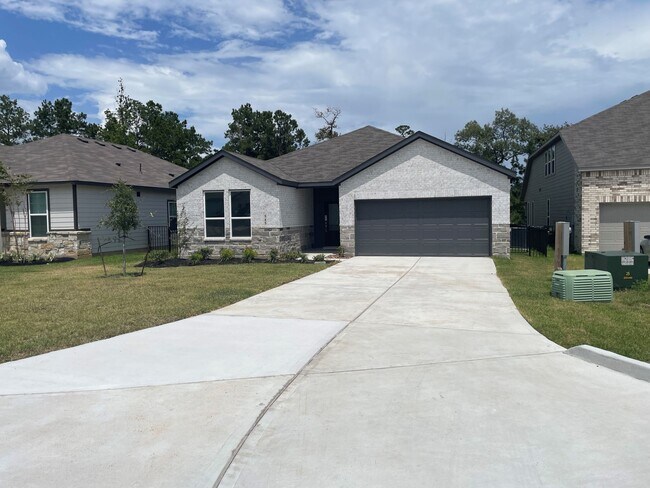 Photo - 545 Shoreview Dr