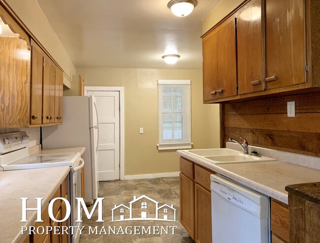 Photo - 313 N 6th St