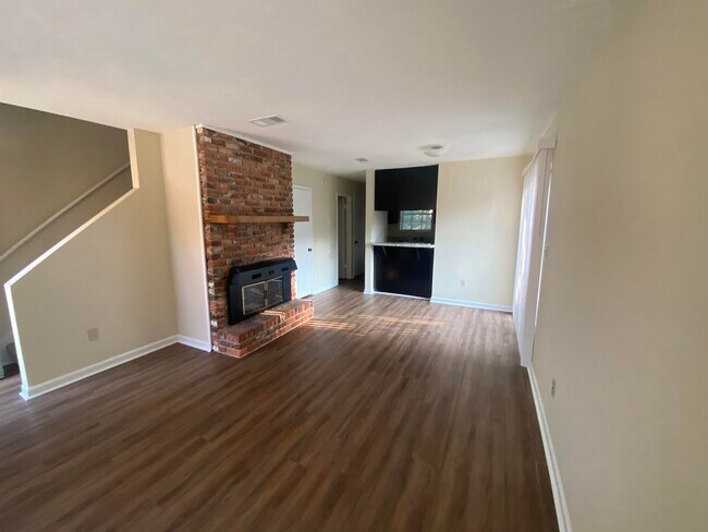 Photo - 1403 McCauley Rd