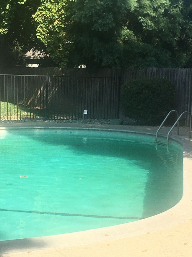 Photo - 2 bed, one bath Duplex Private courtyard, ...