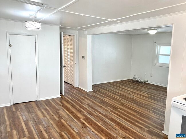 Photo - 520 Pine Ave Unit 6