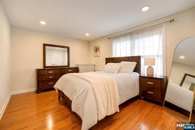 Photo - 210 Hackensack St Unidad B