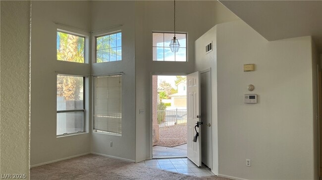 Photo - 8415 Yamhill St