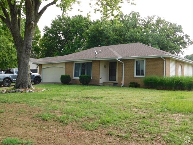 Building Photo - Large South Side Duplex Rental