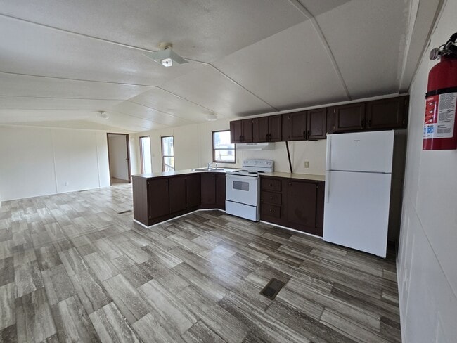 Photo - 472 Ruben Wells Rd