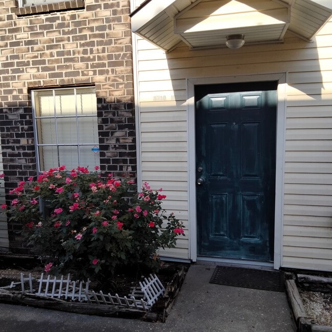 Building Photo - 1710 Brightside Dr Unit B