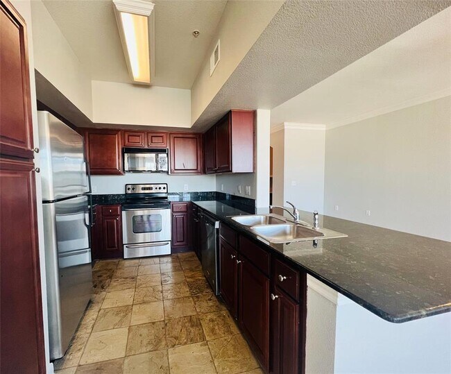7575 Kirby Dr Condo For Rent in Houston, TX