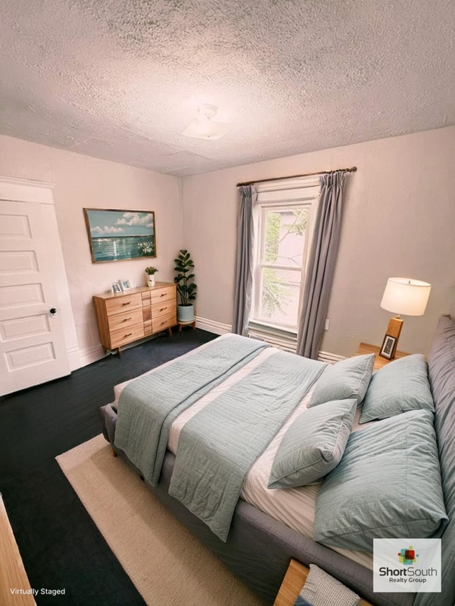 Photo - Updated 2 bed 1 bath Upper Apartment