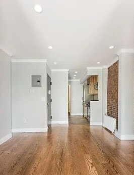 Building Photo - 697 Tenth Avenue