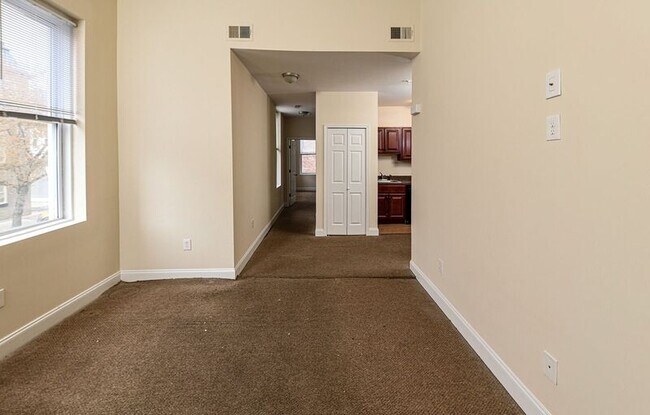 Photo - 2031 St Paul St Unit 2R