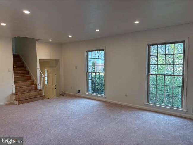 Building Photo - 1249 Derbyshire Rd