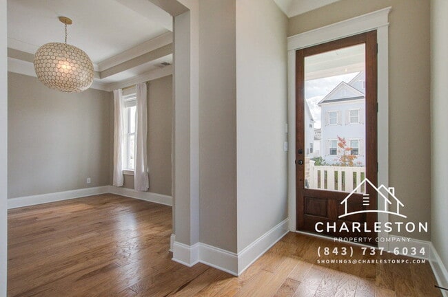 Photo - 1636 Juliana St