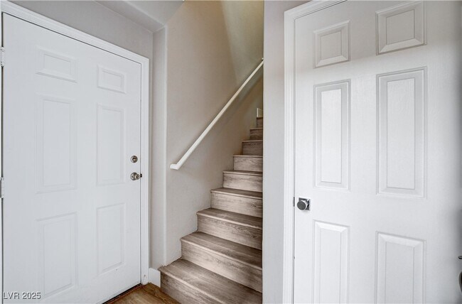 Photo - 1713 Sky of Red Dr Unidad 203