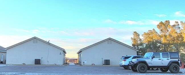 Building Photo - 620 San Lorenzo St Unit 2