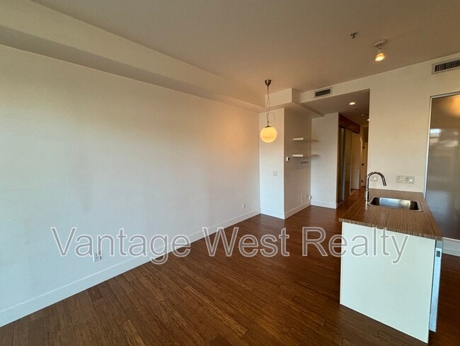 Photo - 218-1289 Ellis St