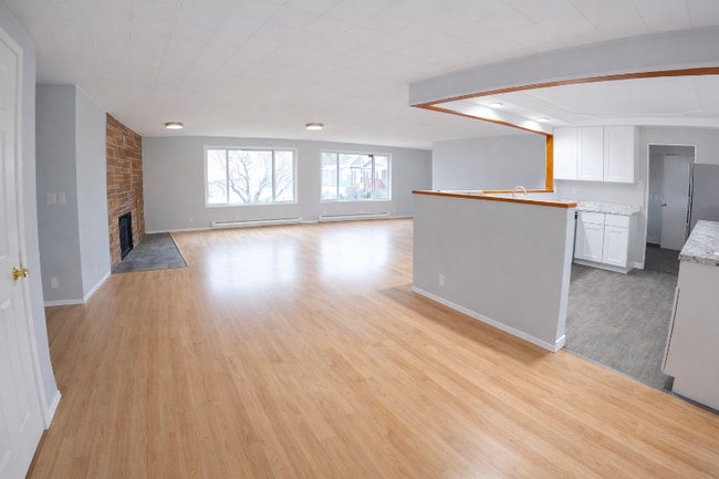 Building Photo - 1112 Yew St