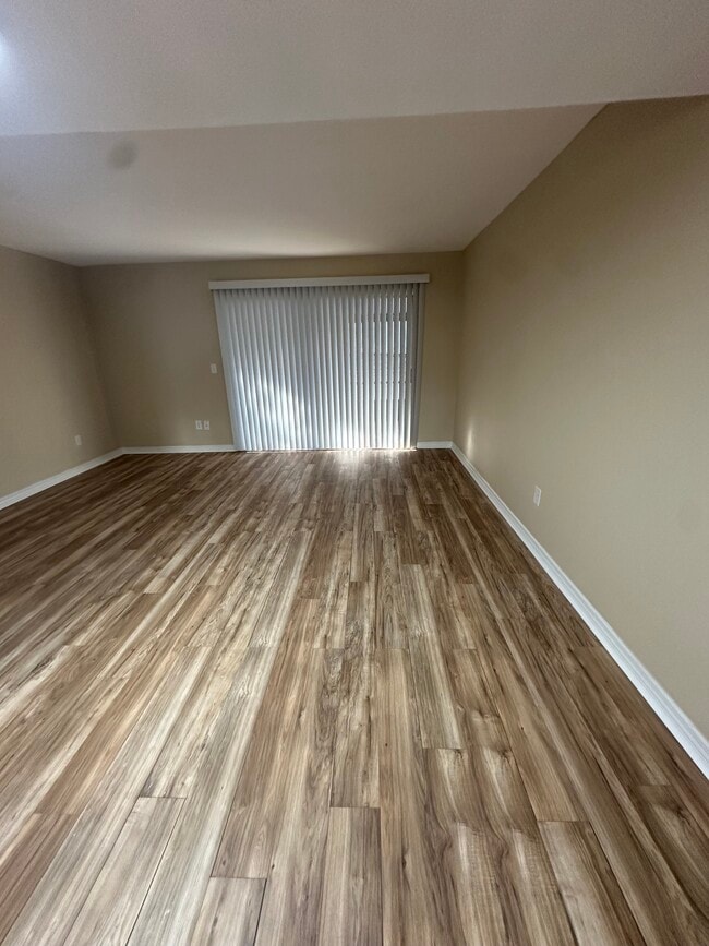 Photo - 621 W Indiana Ave