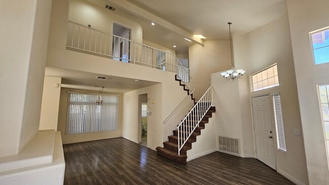 Photo - 4 Bedroom!  Buffalo & Smoke Ranch Area!