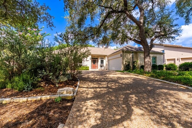 Building Photo - 1411 Lakeway Dr