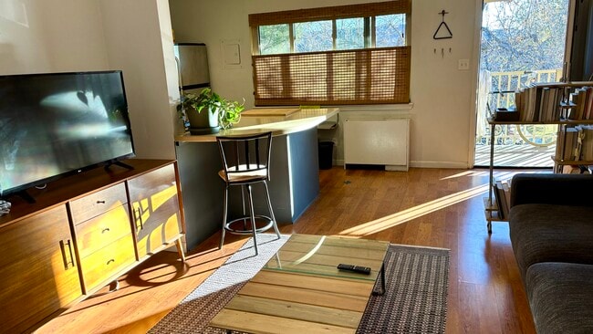 Photo - 3363 Madison Ave