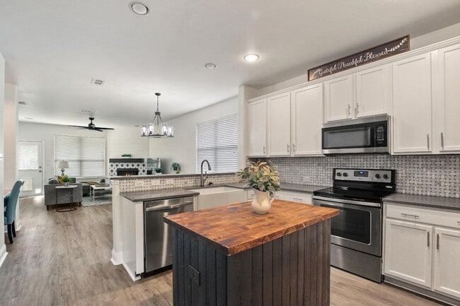 1509 Waterfall Ln