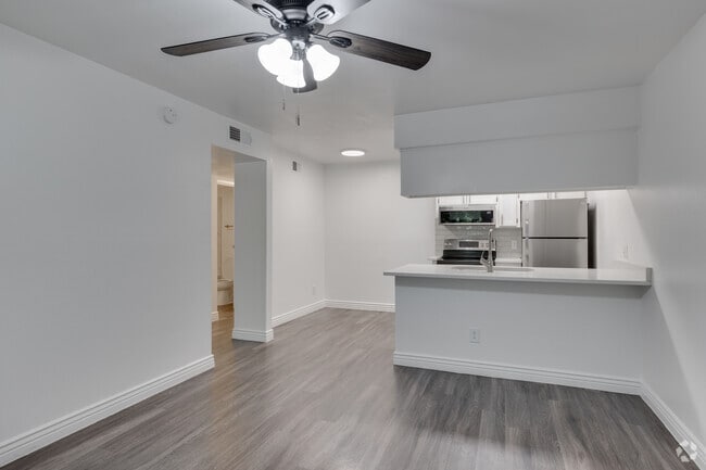 1BR, 1BA - 580SF - Living Room/Kitchen - Pebble Creek