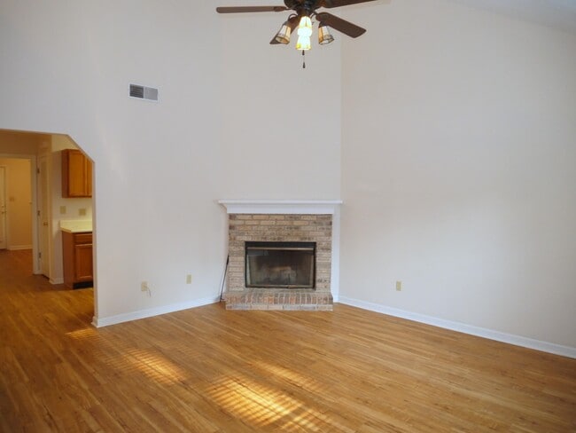Photo - 431 Richview Park Cir E