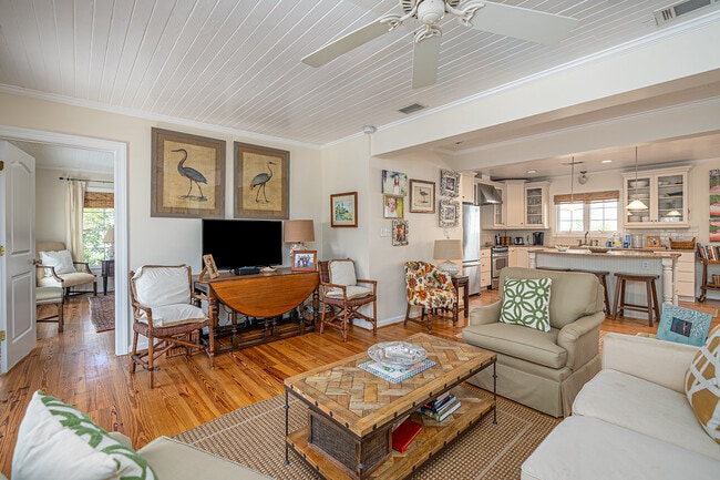Photo - 1701 Chatham Ave