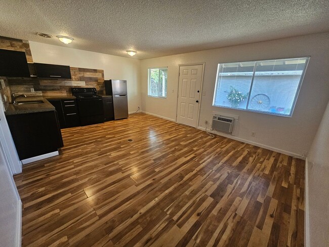 Photo - 1 Bedroom 1 Bath Triplex Unit in Los Molinos! Unit #4