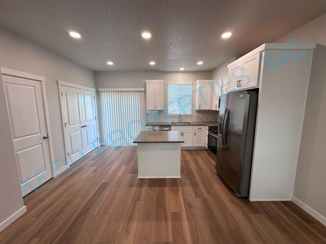 Photo - 8556 SE Lafayette St