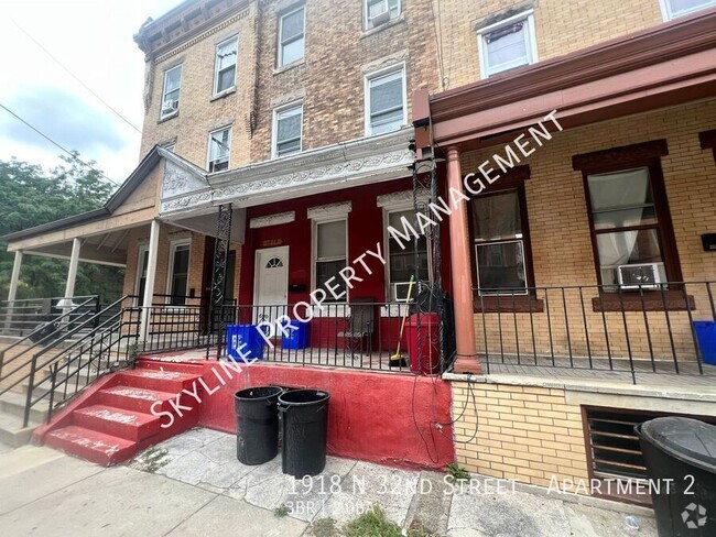 Building Photo - Newly Renovated 3 Bedroom Apartment For Re... Unit Apartment 2