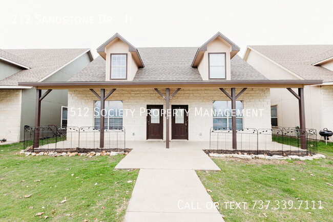 Building Photo - 212 Sandstone Dr Unit H