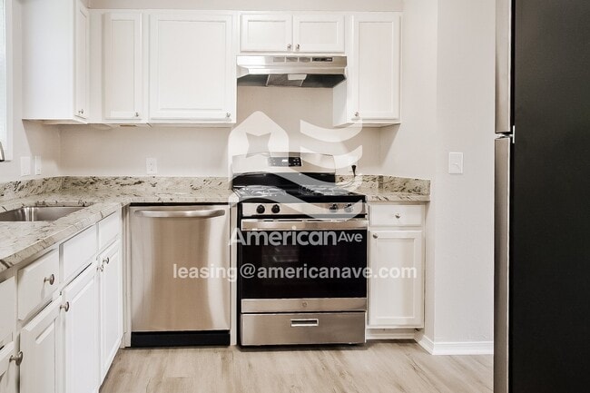 Photo - 147 W 49th Pl N