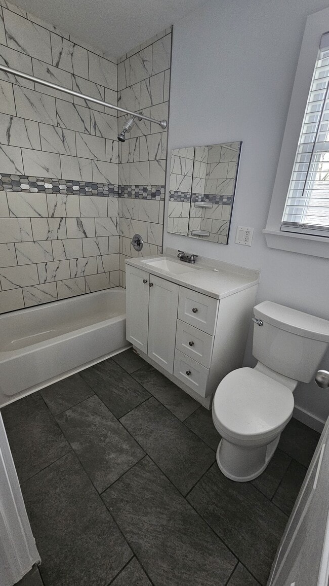 Photo - 1753 Rutherford St