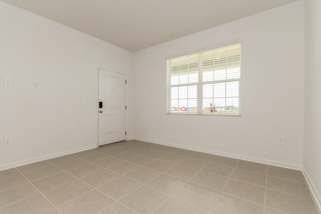 Photo - 2039 Hemingway Cir