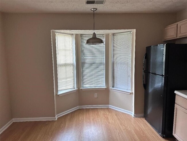 Photo - 908 Vintage Pointe Dr