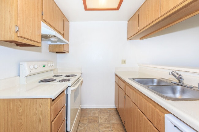 Casa Pacifica Apartment Homes