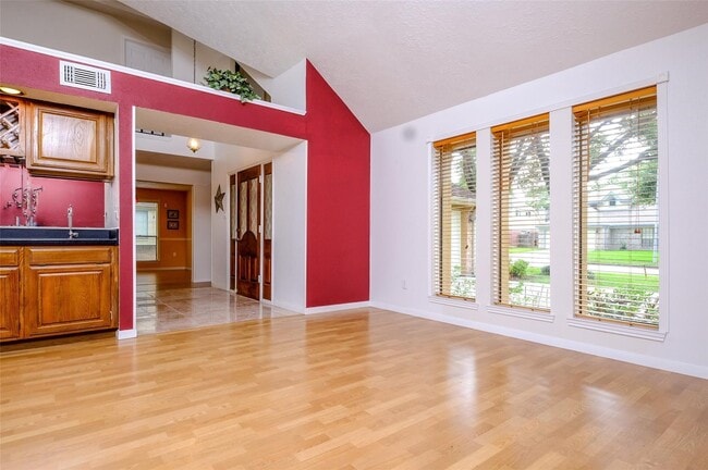 Building Photo - 2520 Hadley Cir